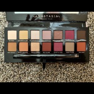 Brand New Anastasia eye shadow palette